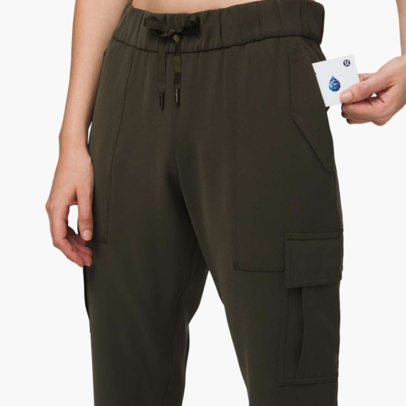 Lululemon Ready Set Cargo Pant Dark Olive - Size 4 - Picture 4 of 16